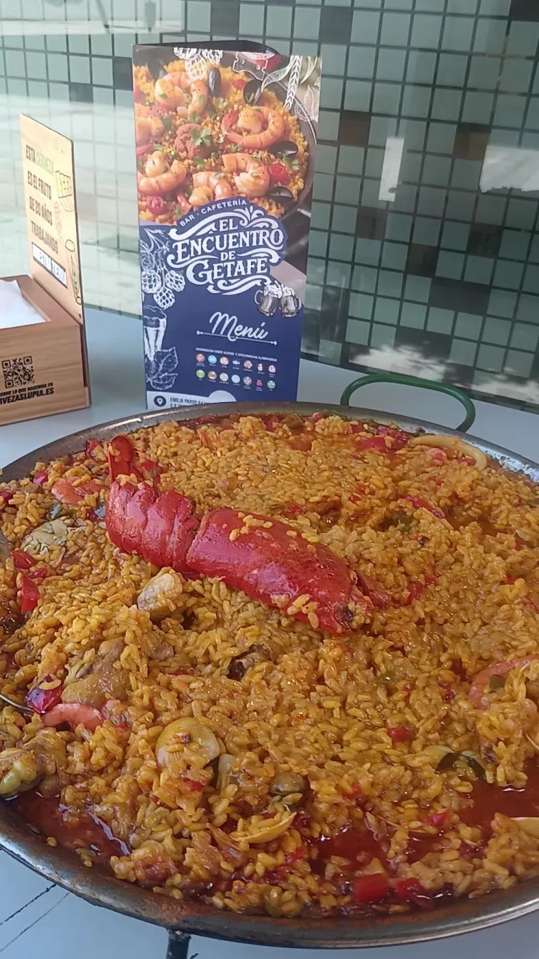 Paella con marisco